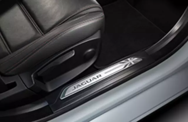 T4N7509 - : Sill Treadplates - Union Jack - Ebony for Jaguar: XE Image