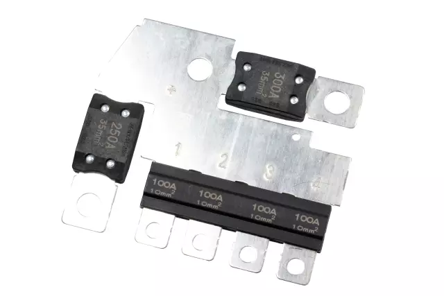 13289598 - : Front Compartment Fuse Block Fuse for Buick: LaCrosse | Cadillac: ATS, CTS, XTS Image