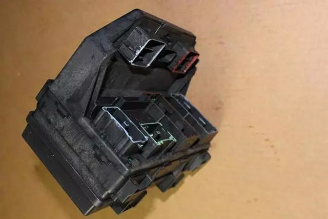 4692288AH - : Totally Integrated Power Module, Remanufactured for Dodge: Nitro | Jeep: Liberty Image