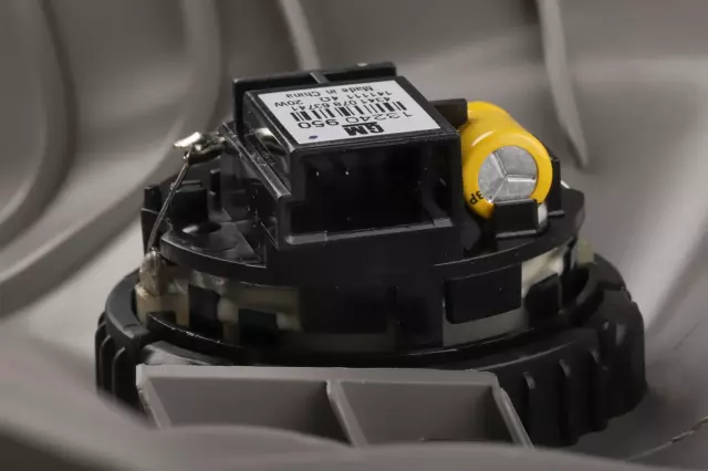 Light Titanium Driver Side Windshield Garnish Molding - GM (95363728)