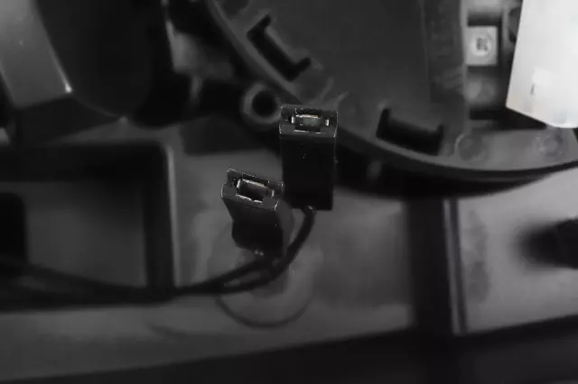 84719955 - Body: Mirror Assembly for Cadillac: XT5 Image