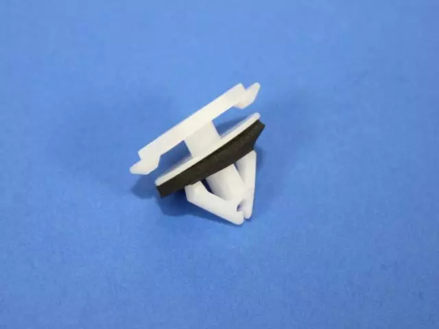 Clip - Mopar (5166536AA)