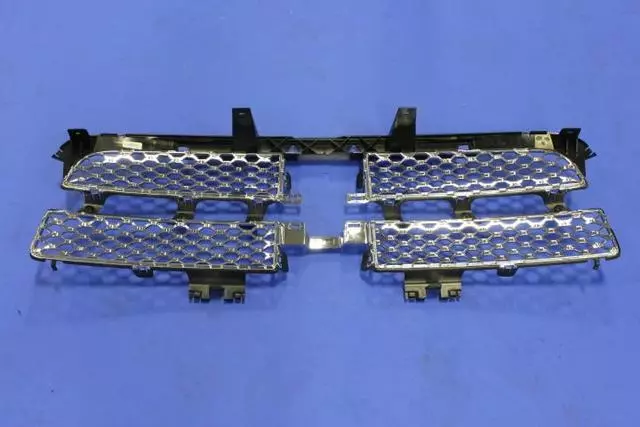 Grille Kit - Mopar (82211742AB)
