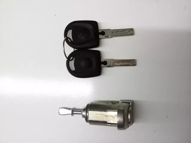 Lock Cylinder - Volkswagen (1C0-837-167-D)