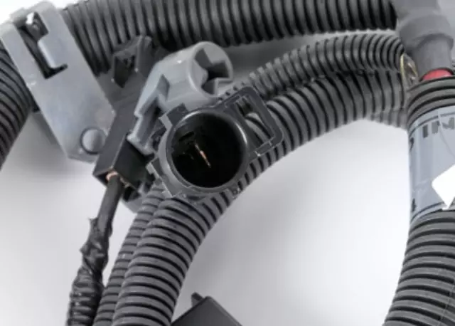 25862354 - Electrical: Positive Cable for Cadillac: Escalade, Escalade ESV, Escalade EXT | Chevrolet: Silverado 1500, Silverado 2500 HD, Silverado 3500 HD, Suburban 1500, Suburban 2500, Tahoe | GMC: Sierra 1500, Sierra 2500 HD, Sierra 3500 HD, Yukon, Yukon XL 1500, Yukon XL 2500 Image