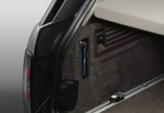 VPLGS0259 - Electronics: Rechargeable Torch - Pre 18MY for Land-Rover Image