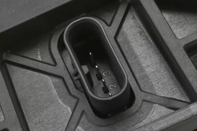 Part# 84646340 Front Bumper Shutter - GM (84646340)