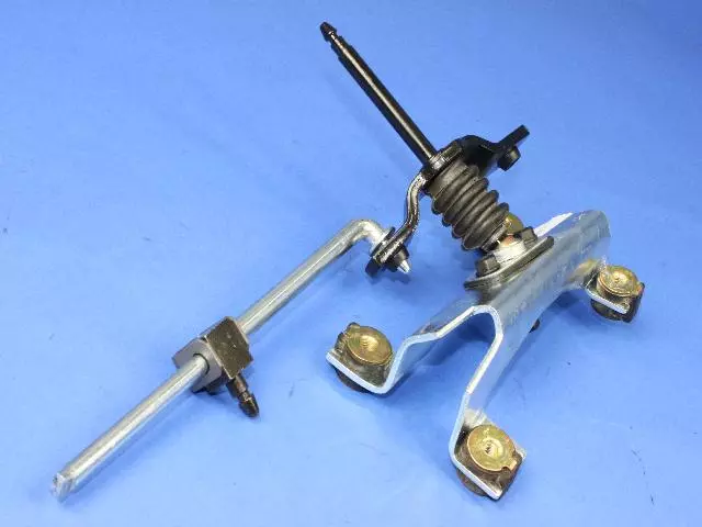 52109580AF - Transfer Case Model 231 [DHN]: Torque Shaft Bracket for Mopar Image