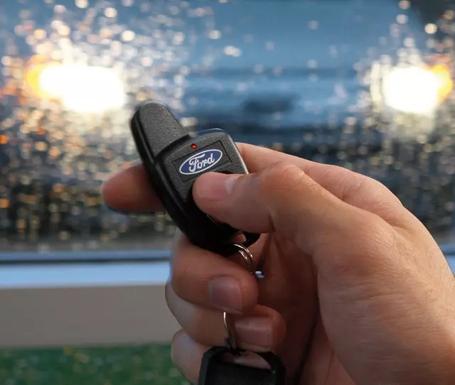 BE8Z19G364B - Security: Remote Start Bi-Directional 100 Series for Ford: Fiesta Image