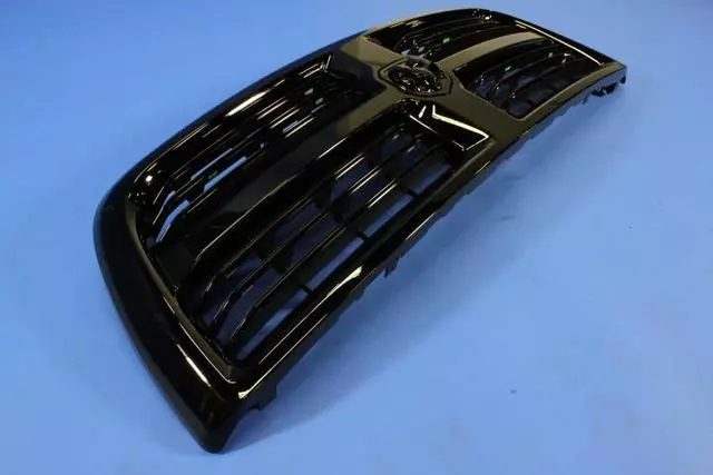 Radiator Grille - Mopar (5QX15TZZAA)