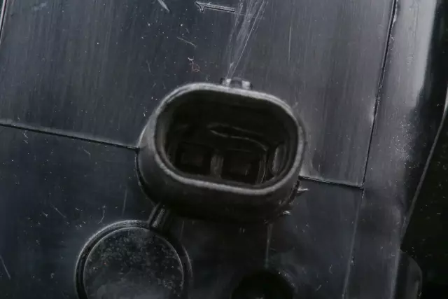 Rear Passenger Side Fascia Auxiliary Signal Lamp - GM (84776400)