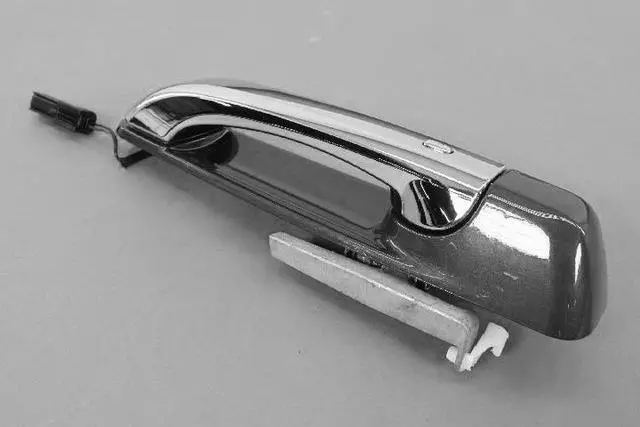 Exterior Door Handle, Right - Mopar (1UJ881LBAG)