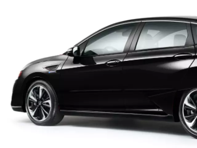 8P05TRT120 - Body: Body Side Moldings - Crystal Black Pearl for Honda: Clarity Image