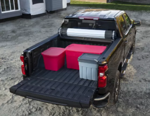 19434543 - Exterior: Hard Rolling Tonneau Cover - Short Bed for Chevrolet: Silverado 1500, Silverado 1500 LTD | GMC: Sierra 1500, Sierra 1500 Limited Image
