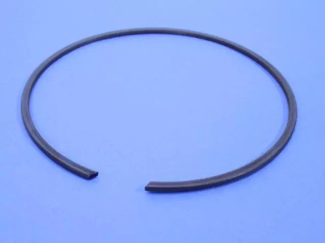 4412873 - Automatic Transaxle 4 Speed: Reverse Clutch Snap Ring for Mopar Image