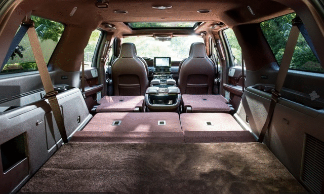 NL7Z7813046AB - : Luggage Compartment Carpet - Cappuccino for Lincoln: Navigator Image
