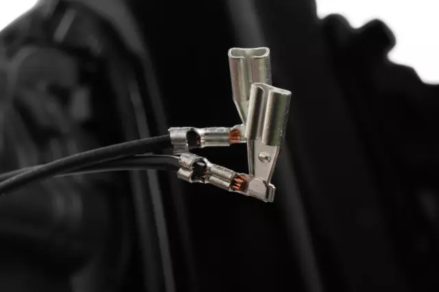 Driver Side Door Mirror Kit - GM (84348237)